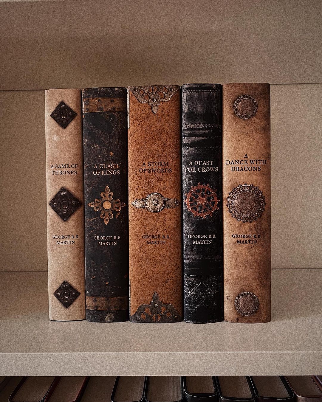 Game of Thrones - Armor Book Set Game of Thrones - Armor Book Set