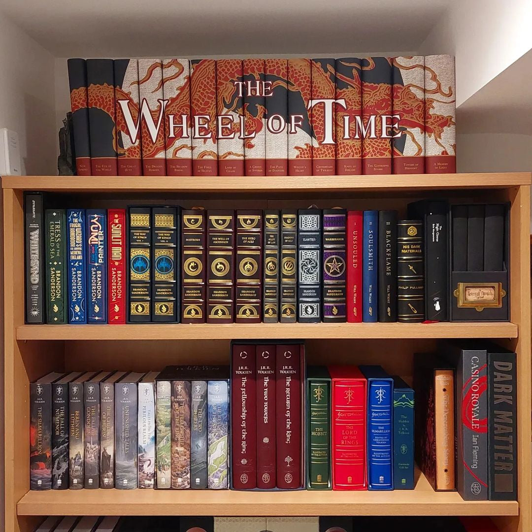 The Wheel of Time Book Set: Epic Fantasy Collection